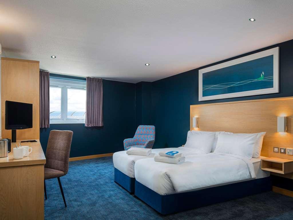 Travelodge Bristol Central Anchor Road Room photo