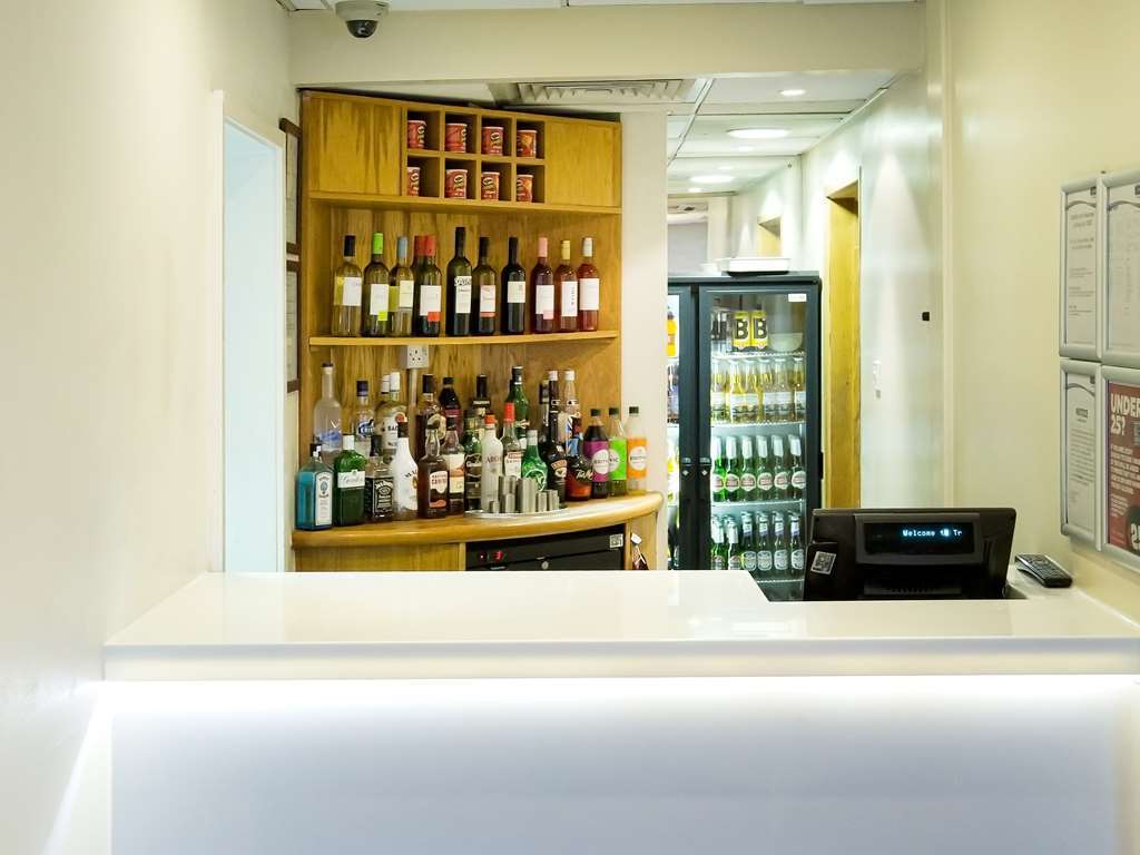 Travelodge Bristol Central Anchor Road Restaurant photo