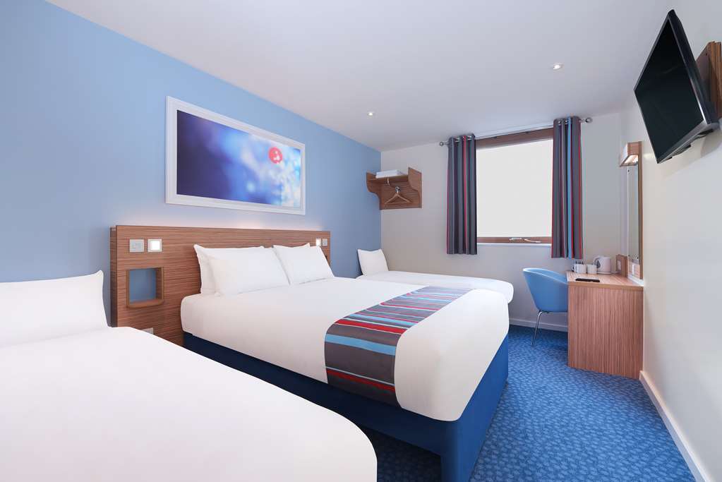 Travelodge Bristol Central Anchor Road Room photo